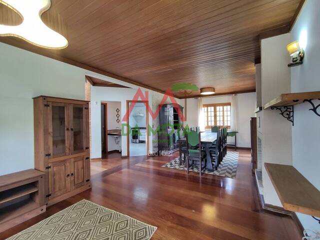 #563 - Casa para Venda em Campos do Jordão - SP