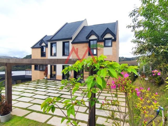 #625 - Casa em condomínio para Venda em Campos do Jordão - SP