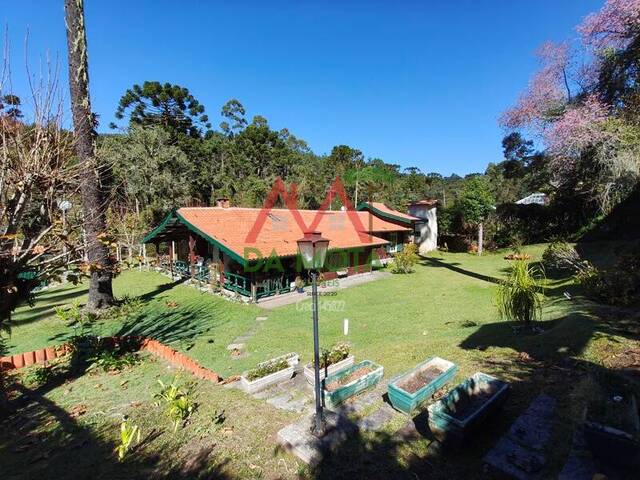 Casa para Venda em Campos do Jordão - 2